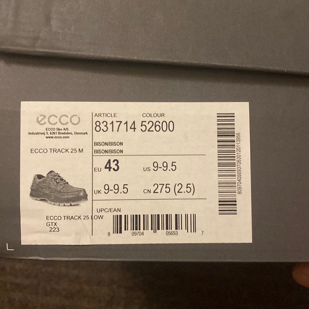 Ecco track 25 M never used in the box 9.5